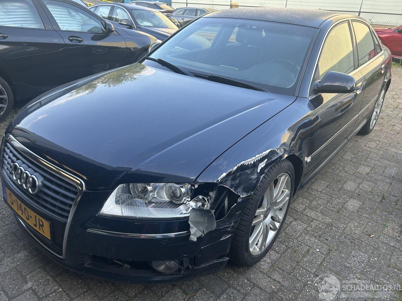 Audi A8 3.2 V6 FSI