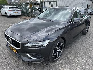 danneggiata veicoli commerciali Volvo V-60 2.0 T6 AWD Recharge Plug-in Hybird Ultra Bright ( Leer-Panoramadak ) 2025/3