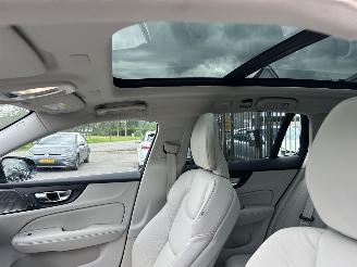 Volvo V-60 2.0 T6 AWD  Recharge Plug-in Hybird Ultra Bright ( Leer-Panoramadak ) picture 18