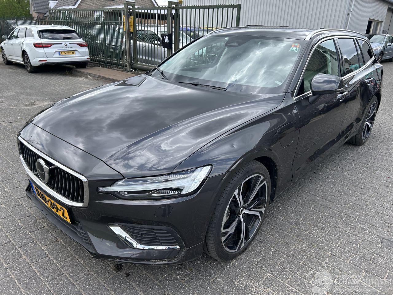 Volvo V-60 2.0 T6 AWD Recharge Plug-in Hybird Ultra Bright ( Leer-Panoramadak )