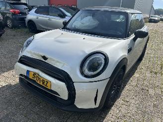Damaged car Mini Cooper Camden 1.5  Automaat 2023/3