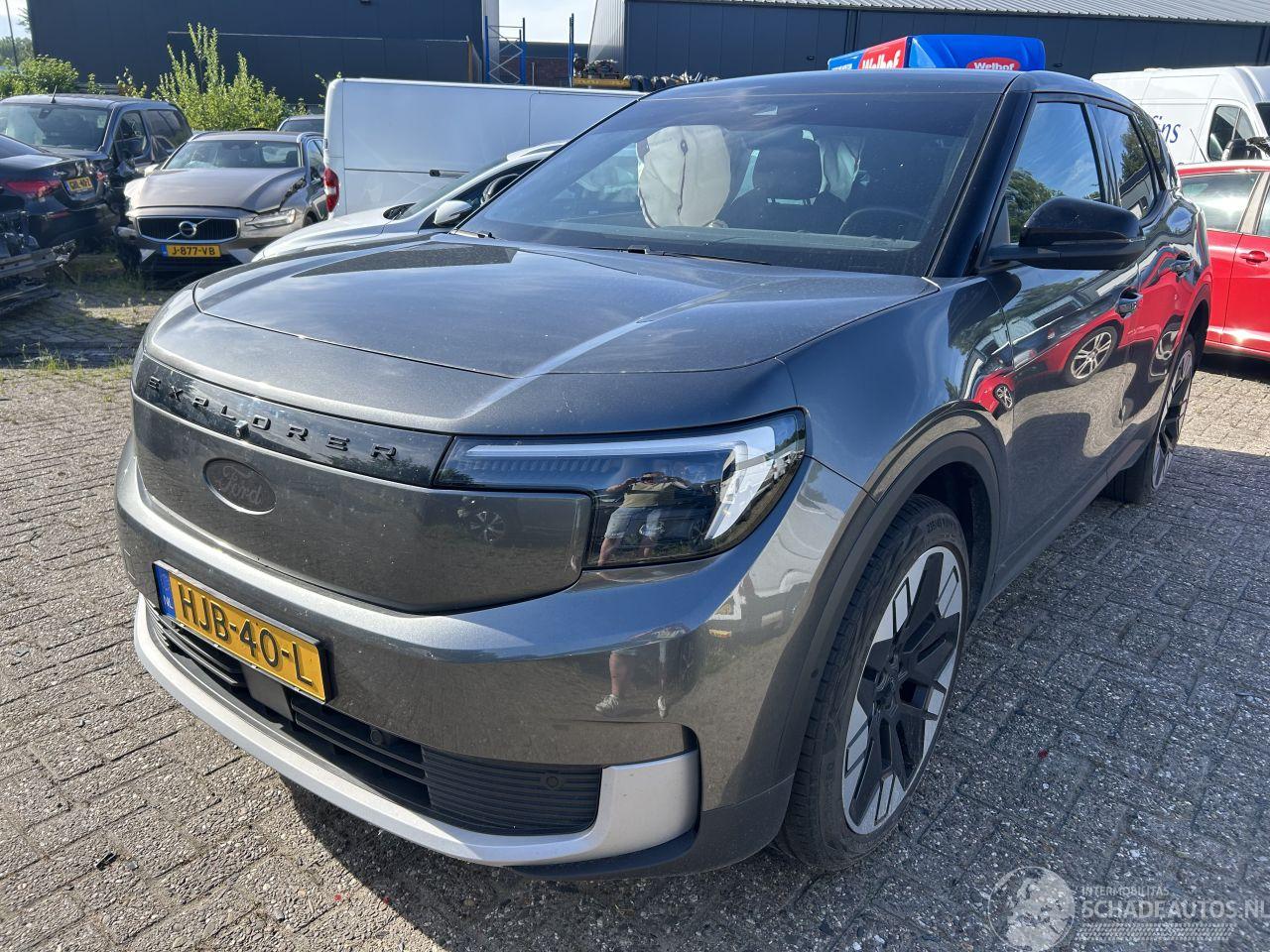 Ford Explorer Prem ExtR  RWD   77 kWh