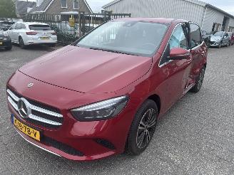 krockskadad bil auto Mercedes B-klasse 200  Premium Plus  Automaat    ( 27813 Km ) 2020/3