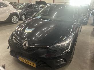 damaged passenger cars Renault Clio 1.0 TCe Evolution 2023/5