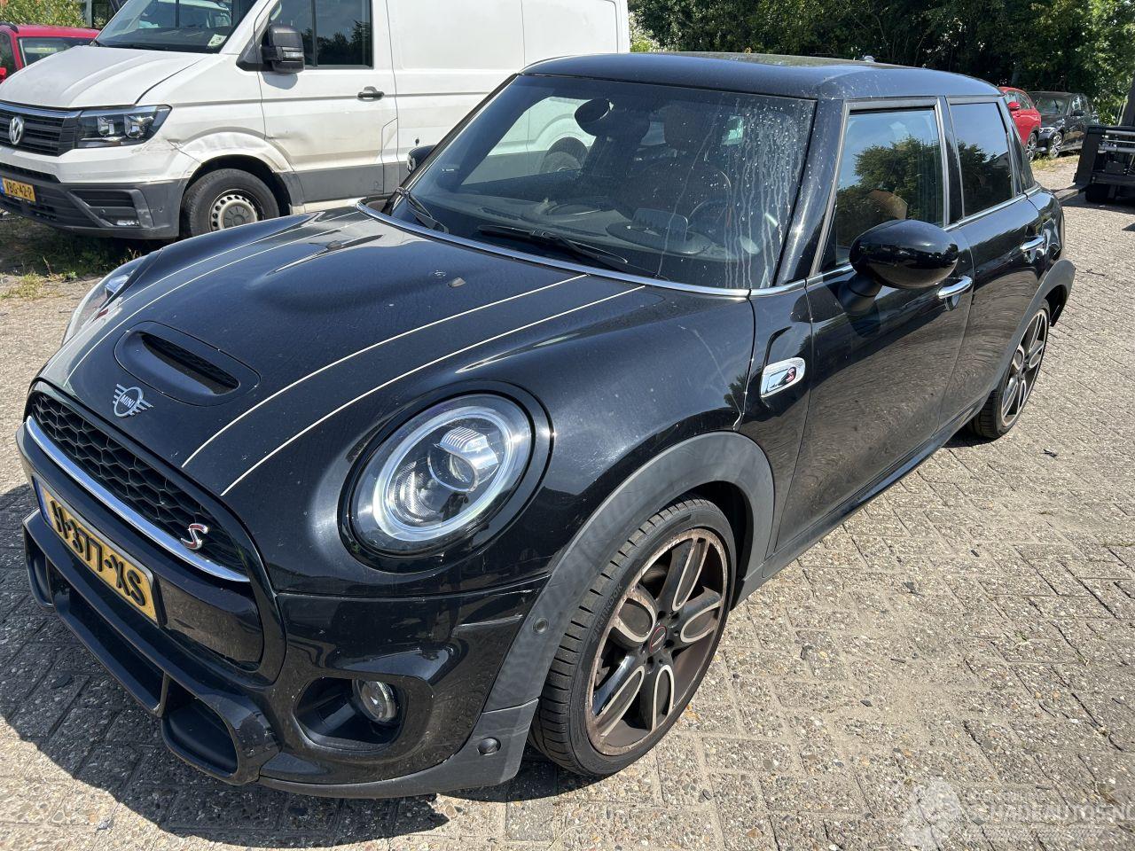 Mini Cooper S 2.0 Automaat  John Works Cooper  ( Leer - Panoramadak )