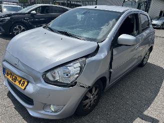 Auto incidentate Mitsubishi Space-star 1.2  Automaat 2014/1