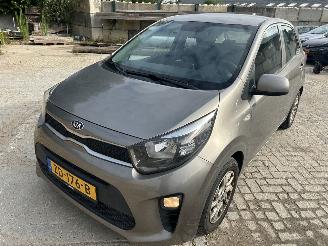 Vaurioauto  passenger cars Kia Picanto 1.0 2019/5