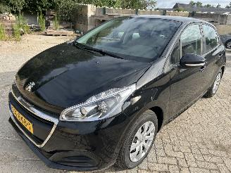 škoda osobní automobily Peugeot 208 1.2 PureTech  5 drs  ( 63491 KM ) 2018/5