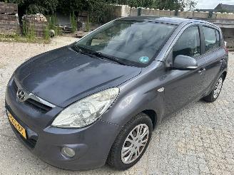 Vaurioauto  passenger cars Hyundai I-20 1.2 2012/2