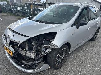 Vaurioauto  passenger cars Renault Scenic 1.5 DCI  Bose  7 persoons 2014/1