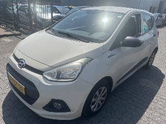 Unfallwagen Hyundai I-10 1.0i-Drive 2014/2