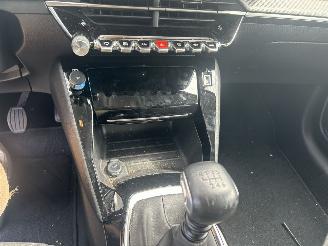 Peugeot 208 1.2 PureTech Allure picture 12