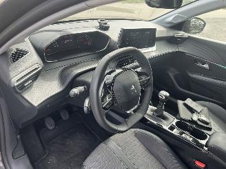 Peugeot 208 1.2 PureTech Allure picture 14