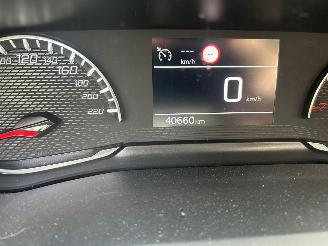 Peugeot 208 1.2 PureTech Allure picture 13