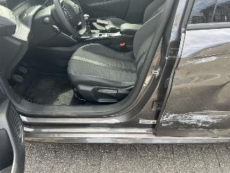 Peugeot 208 1.2 PureTech Allure picture 9