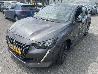 Peugeot 208 1.2 PureTech Allure picture 1
