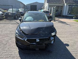 Seat Leon Sportstourer 1.0 eTSI Style Business  Automaat picture 2