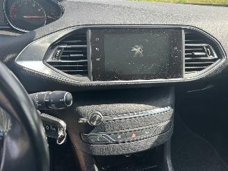 Peugeot 308 SW 1.2 PureTech picture 9