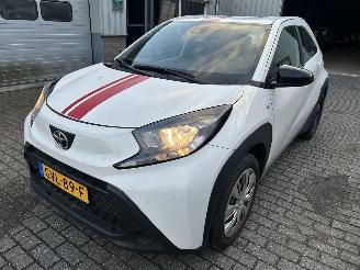 Schadeauto Toyota Aygo X  1.0 VVT-I Play 2024/12