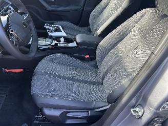 Peugeot 2008 1.2 Hybrid 145 Allure  Automaat   ( Nieuwprijs 41000,00 ) picture 13