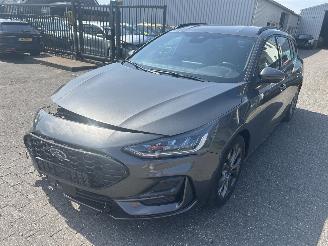 damaged passenger cars Ford Focus Wagon 1.0 Ecoboost Hybrid ST Line X  Automaat 2025/2