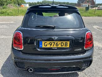 Mini Cooper 1.5 picture 6