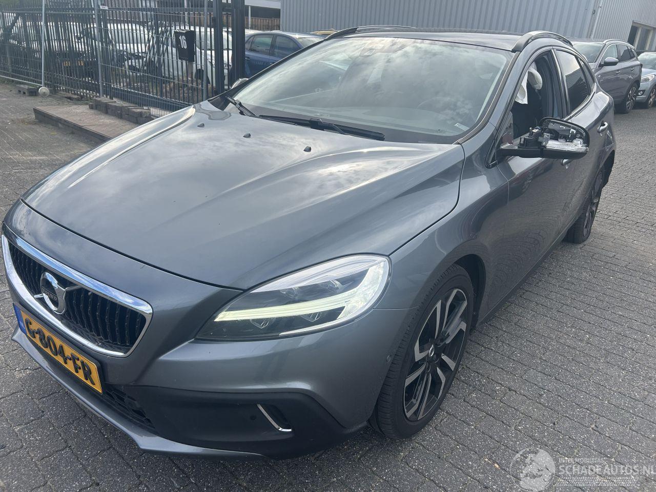Volvo V-40 Cross Country  1.5 T3  Automaat