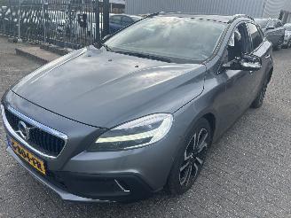 Volvo V-40 Cross Country  1.5 T3  Automaat picture 1