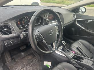 Volvo V-40 Cross Country  1.5 T3  Automaat picture 19