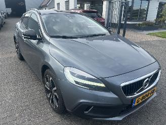 Volvo V-40 Cross Country  1.5 T3  Automaat picture 3
