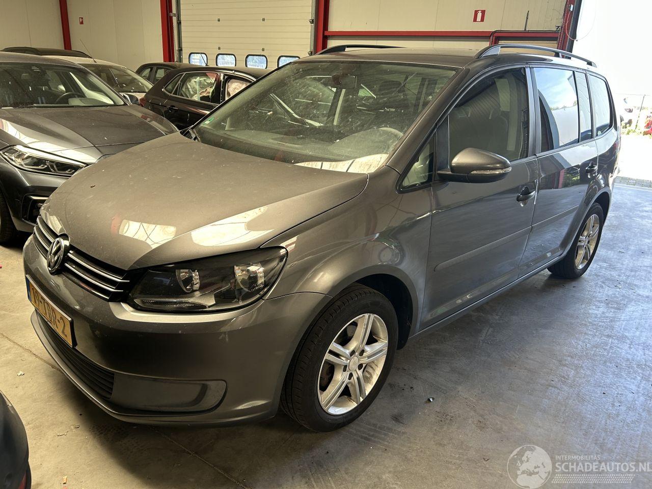 Volkswagen Touran 1.2 TSI  Trendline Bluemotion    (  7 persoons )