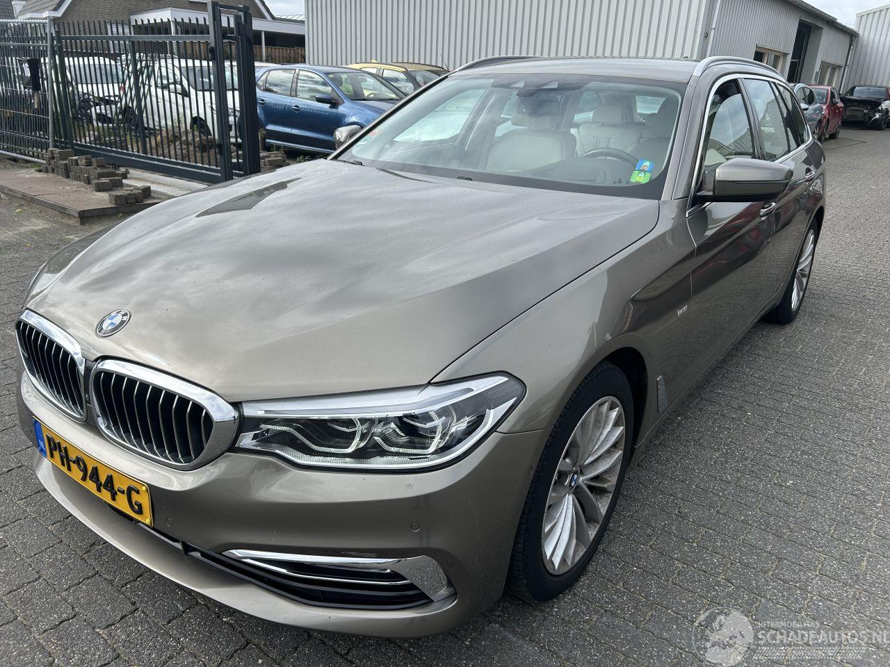 BMW 5-serie 530 i  Touring Automaat  High Executive Luxury