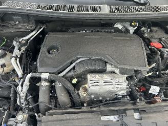 Peugeot 5008 1.2 Hybrid  GT  Automaat picture 4