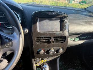 Renault Clio Estate 0.9 TCe  Night&Day picture 8