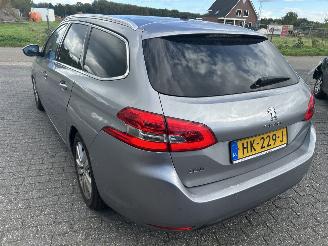 Peugeot 308 SW  1.2 Pure Tech Exclusive picture 5