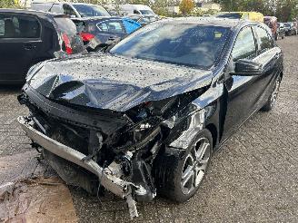 Coche accidentado Mercedes A-klasse 180  Edition 2013/6