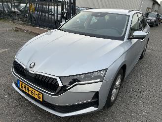 Avarii autoturisme Skoda Octavia 1.5 TSI  Hybrid  Automaat Stationcar First Edition 2024/8