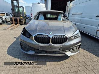 Salvage car BMW 1-serie 1 serie (F40), Hatchback, 2019 116i 1.5 TwinPower 12V 2021/4
