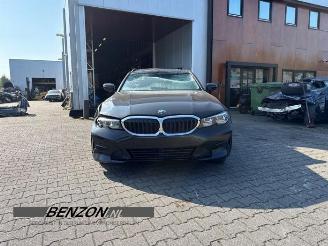 Salvage car BMW 3-serie 3 serie Touring (G21), Combi, 2019 320e 2.0 TwinPower Turbo 16V 2021/7