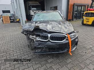 Salvage car BMW 3-serie 3 serie Touring (G21), Combi, 2019 318d 2.0 TwinPower Turbo 16V Mild Hybrid 2023/12
