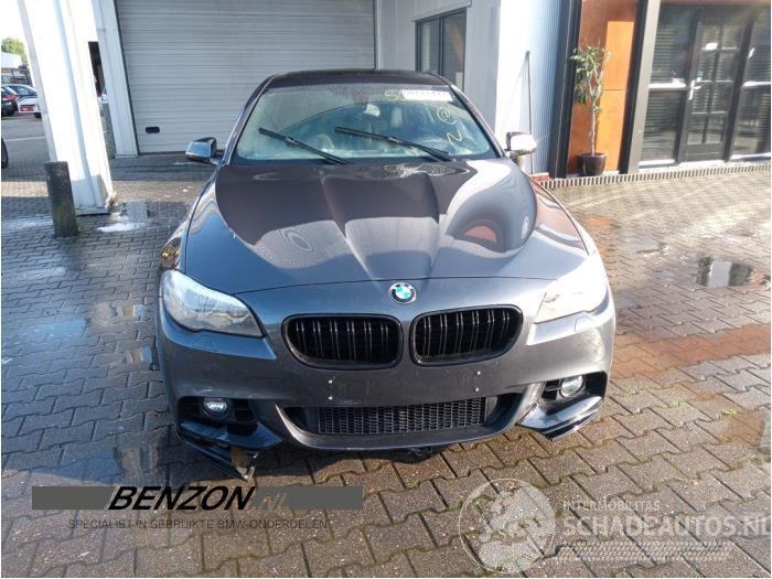 BMW 5-serie 5 serie (F10), Sedan, 2009 / 2016 550i V8 32V TwinPower Turbo