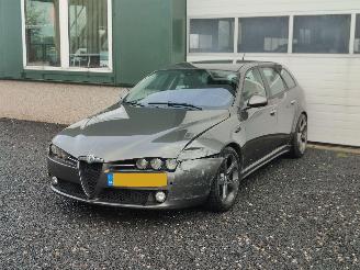 Voiture accidenté Alfa Romeo 159 1.9 JTS Distinctive Clima Leer 2006/7