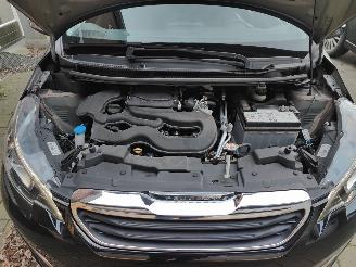 Peugeot 108 1.0 e-VTI Allure Clima Cruise picture 20