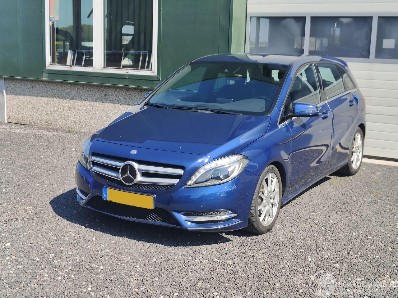 Mercedes B-klasse 180 Ambition Aut. Cruise Clima Navi