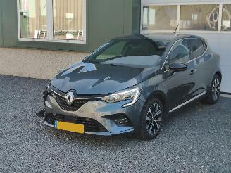 Schadeauto Renault Clio 1.0 TCe Intens 2020/9
