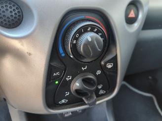 Toyota Aygo 1.0 VVT-i  X-Play Cruise picture 16