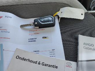 Toyota Aygo 1.0 VVT-i  X-Play Cruise picture 18