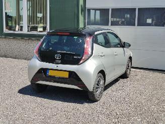 Toyota Aygo 1.0 VVT-i  X-Play Cruise picture 4