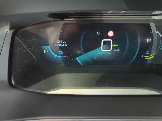 Peugeot 208 EV Allure 50kWh picture 8