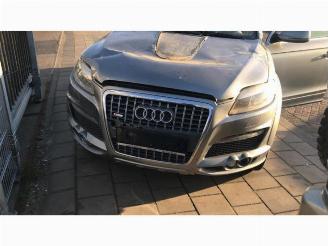 Audi Q7  picture 1